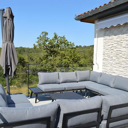 La Tourelle Du Lot 别墅